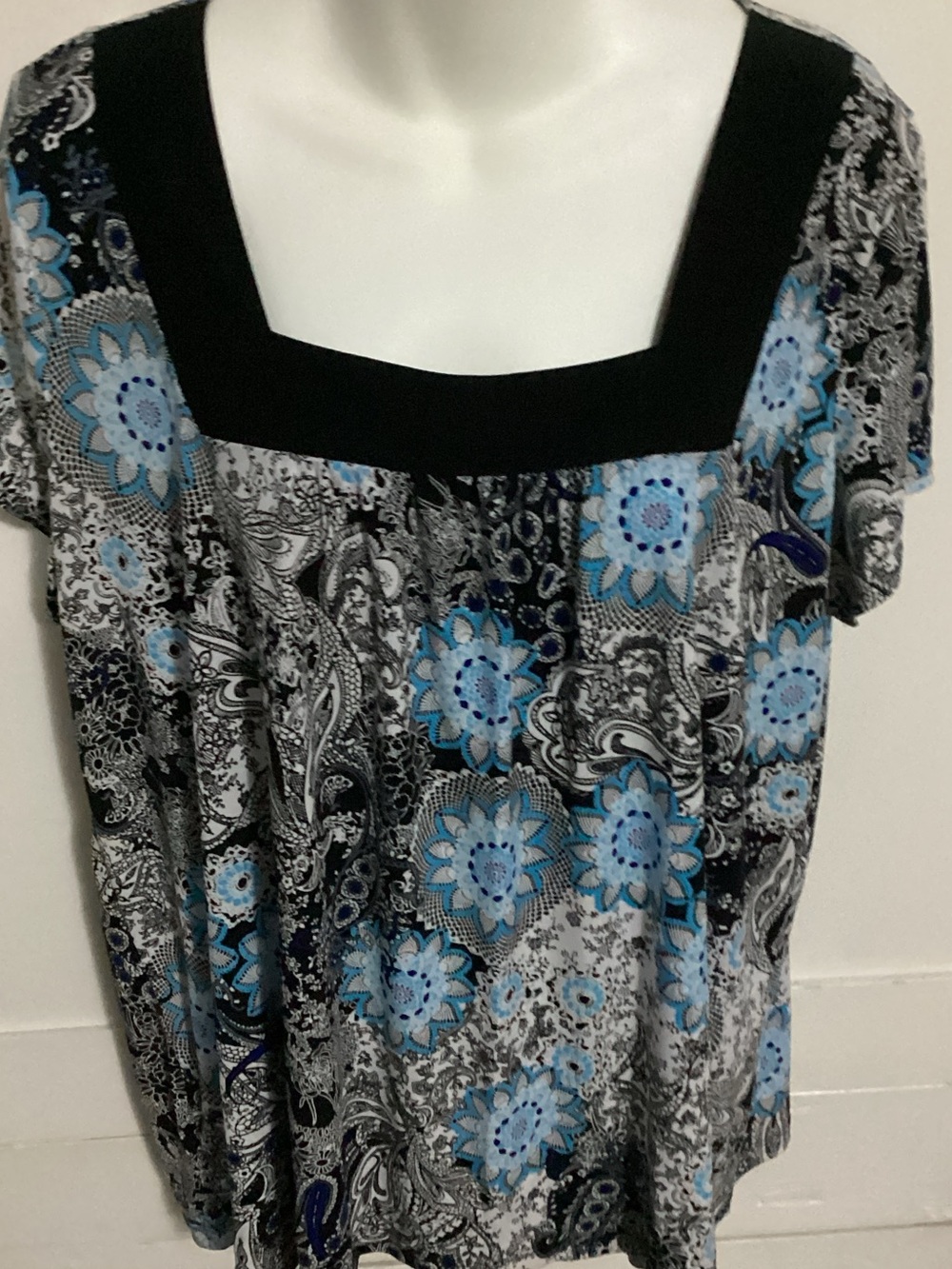 Susan Lawrence Black and Blue Floral Square-Neck Blouse